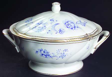 Ashbury Round Covered Vegetable