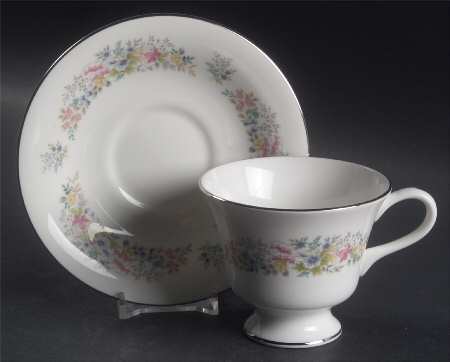 Aspen Footed Cup & Saucer Set