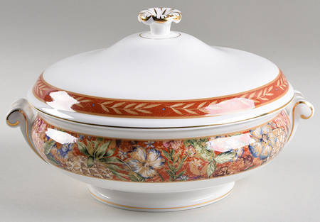 Augustus Round Covered Vegetable