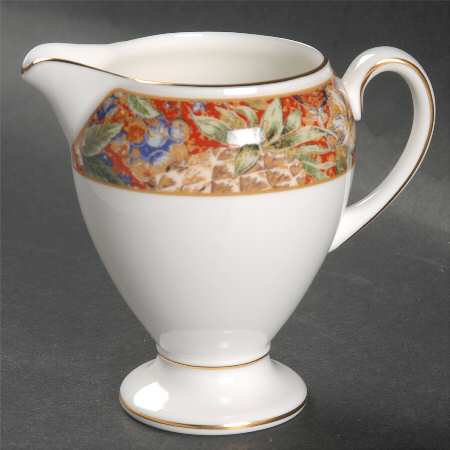 Augustus Globe Shape Creamer