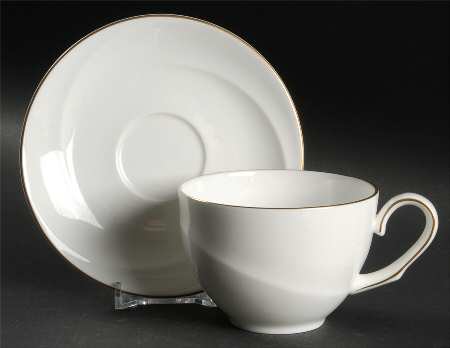 Aurora Flat Cup & Saucer Set