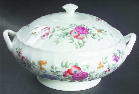 Avebury Round Covered Vegetable