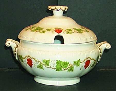 Bacchus Red Sauce Boat & Lid