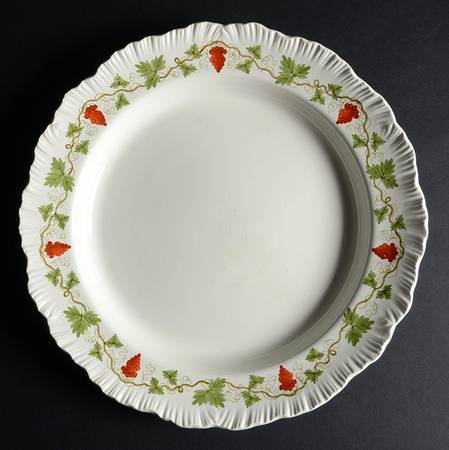 Bacchus Red 12" Chop Plate (Round Platter)