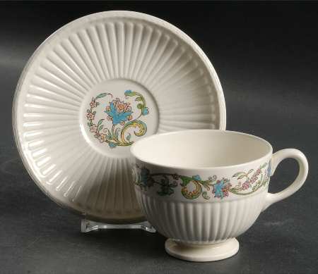 Banbury Footed Cup & Saucer Set