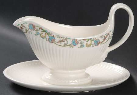 Banbury Gravy Boat with Attached Underplate