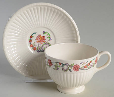 Banbury Footed Cup & Saucer Set
