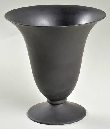 Basalt Black 7" Vase