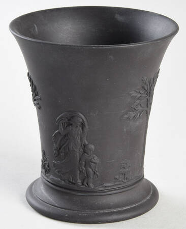 Basalt Black Garden Posey Pot