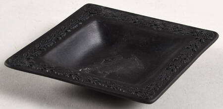 Basalt Black Small Diamond Shape Ashtray