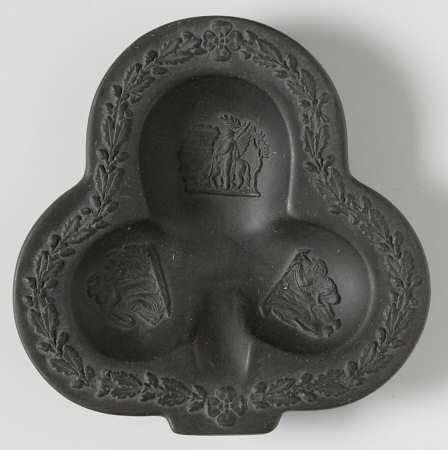 Basalt Black Small Club Shape Ashtray