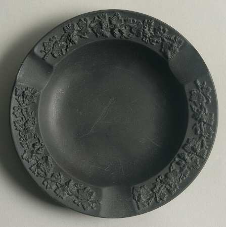 Basalt Black 5" Ashtray