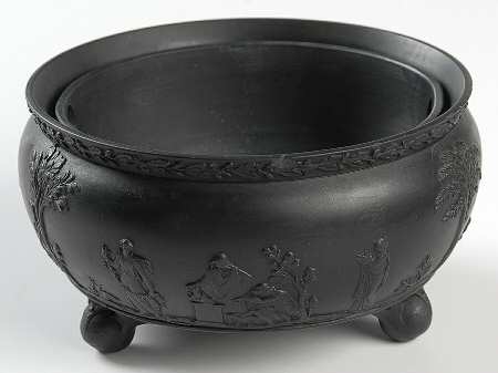 Basalt Black 5" Fern Dish with Liner