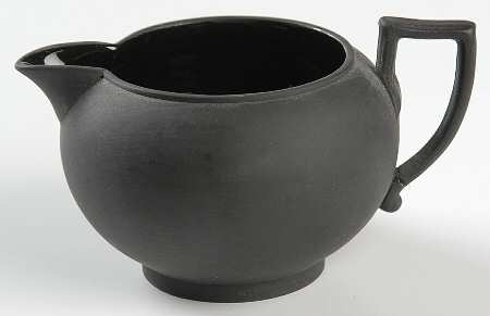 Basalt Black 146 Shape Mini Creamer