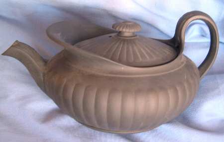 Basalt Black Teapot & Lid