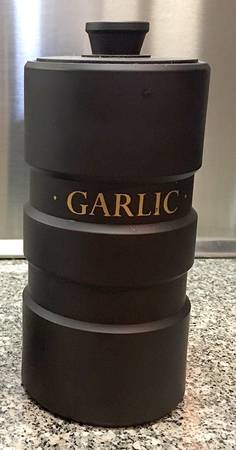 Basalt Black Garlic Spice Jar & Lid