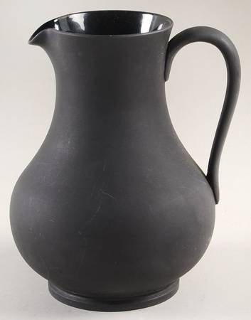 Basalt Black 16 Oz Jug