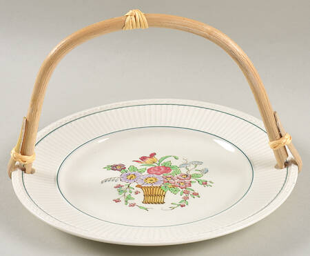 Belmar 5 3/8"-5 5/8" Bamboo Handled Serving Plate  HC