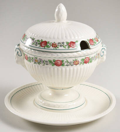 Belmar Sauce Boat with Attached Underplate & Lid