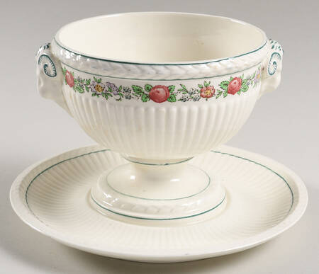 Belmar Sauce Boat with Attached Underplate No Lid