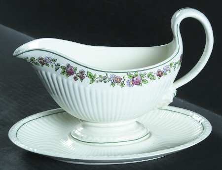 Gravy Boat with Attached Underplate