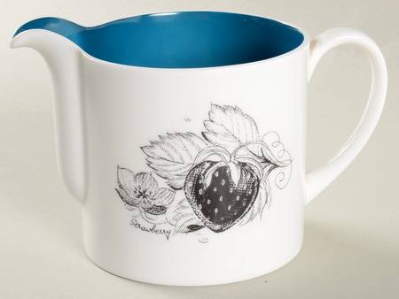 Black Fruit Creamer