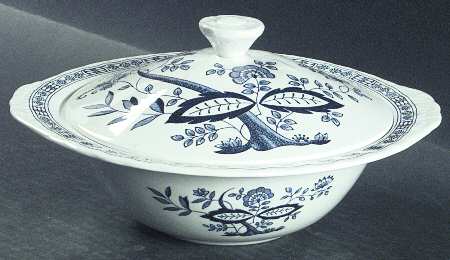 Blue Heritage Round Covered Vegetable