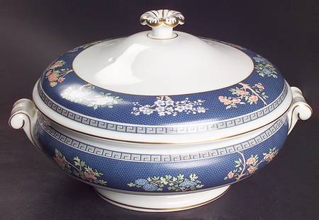 Blue Siam Round Covered Vegetable