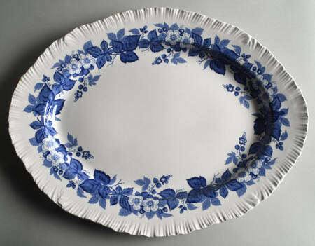 Bramble Blue (Shell Edge) 16" Oval Serving Platter