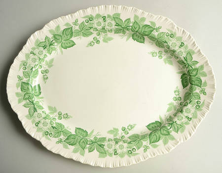 Bramble Green (Shell Edge) 17" Oval Serving Platter