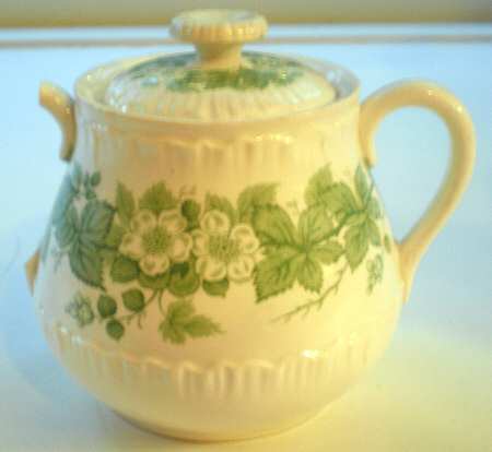 Bramble Green (Shell Edge) Sugar Bowl & Lid