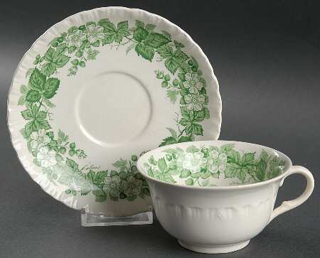 Bramble Green (Shell Edge) Flat Cup & Saucer Set