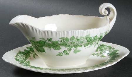 Bramble Green (Shell Edge) Gravy Boat with Attached Underplate