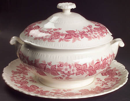 Bramble Pink (Shell Edge) Tureen & Lid w/Underplate