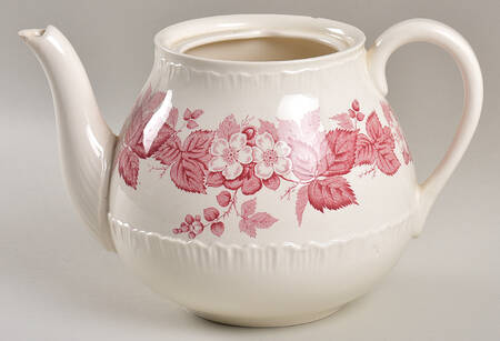 Bramble Pink (Shell Edge) Teapot No Lid