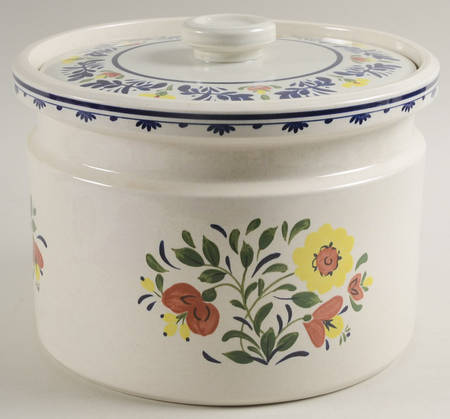Breton 3 Quart Round Covered Casserole