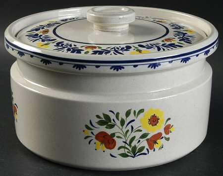 Breton 2.5 Qt Round Covered Casserole