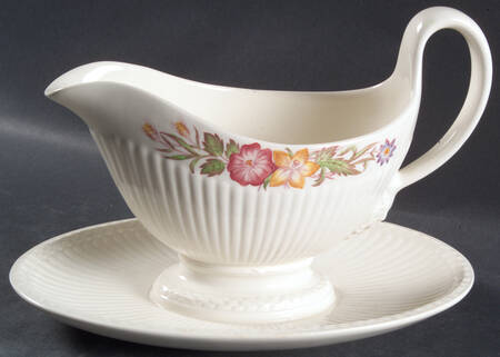 Cavalier Meadow Gravy Boat with Attached Underplate