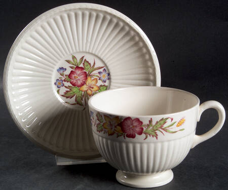 Cavalier Meadow Footed Cup & Saucer Set