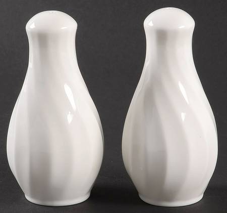 Candlelight Salt & Pepper Set