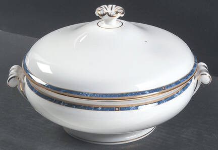 Cantata Round Covered Vegetable