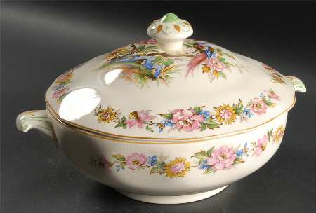 Canterbury Round Covered Vegetable