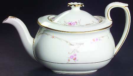 Carisbrooke Teapot & Lid