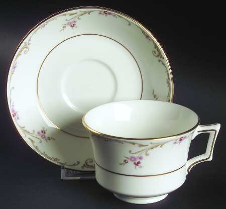 Carisbrooke Footed Cup & Saucer Set