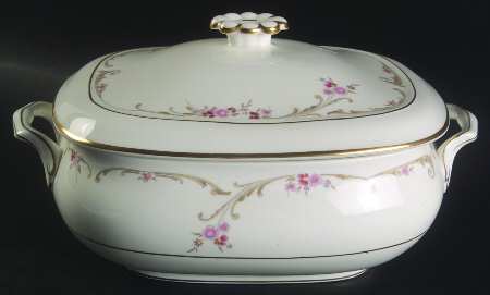 Carisbrooke Oval Covered Vegetable