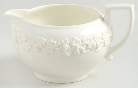 Cream Color on Cream Color (Plain Edge) 146 Shape Creamer