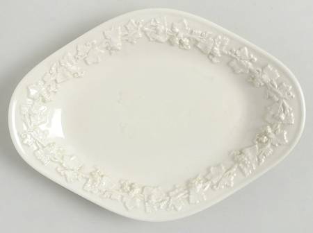 Cream Color on Cream Color (Plain Edge) Relish/Gravy Underplate