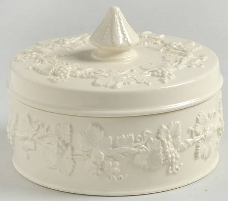 Cream Color on Cream Color (Plain Edge) Candy Box & Lid