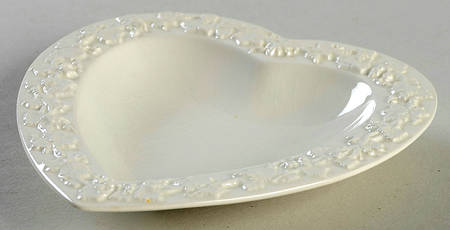 Cream Color on Cream Color (Plain Edge) Heart Shaped Dish