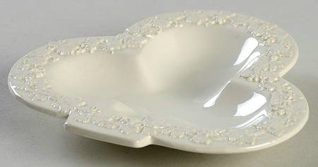 Cream Color on Cream Color (Plain Edge) Small Club Shape Ashtray